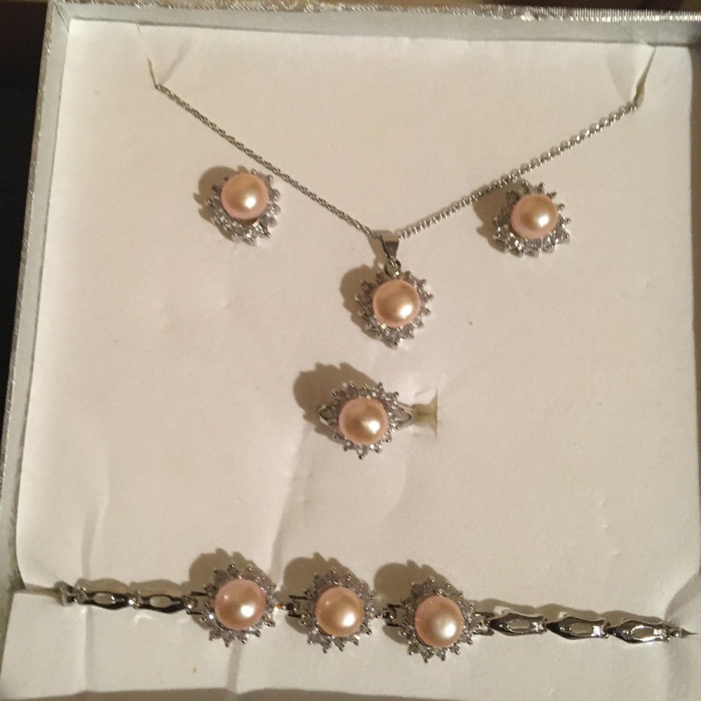 Sweet 4pc pink pearl set